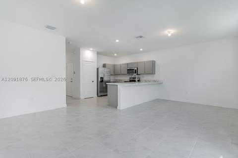 934 SE 19th St, Homestead FL - photo 15 of 33