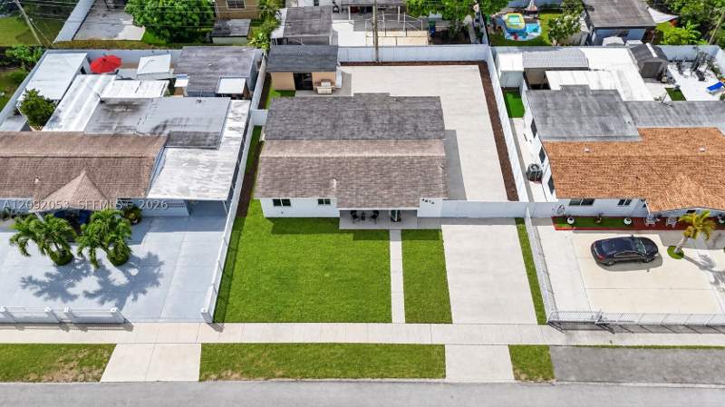 4 bedroom SingleFamilyResidence at 4870 NW 169th St, Palmetto Gdns, Miami Gardens — photo 3