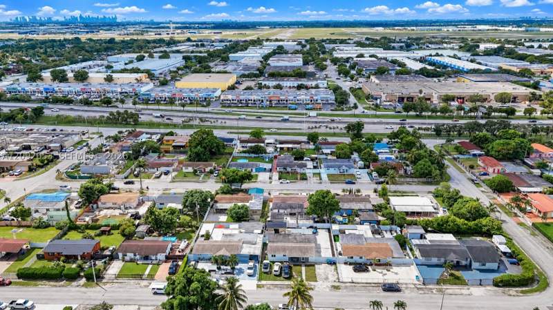 4 bedroom SingleFamilyResidence at 4870 NW 169th St, Palmetto Gdns, Miami Gardens — photo 4