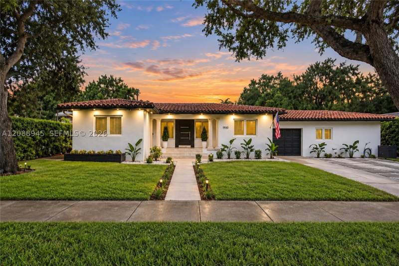 3 bedroom SingleFamilyResidence at 1550 Trevino Ave, Coral Gables Country Club, Coral Gables — photo 2