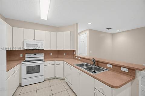 627 NE 35th Ave, Homestead FL - photo 6 of 23