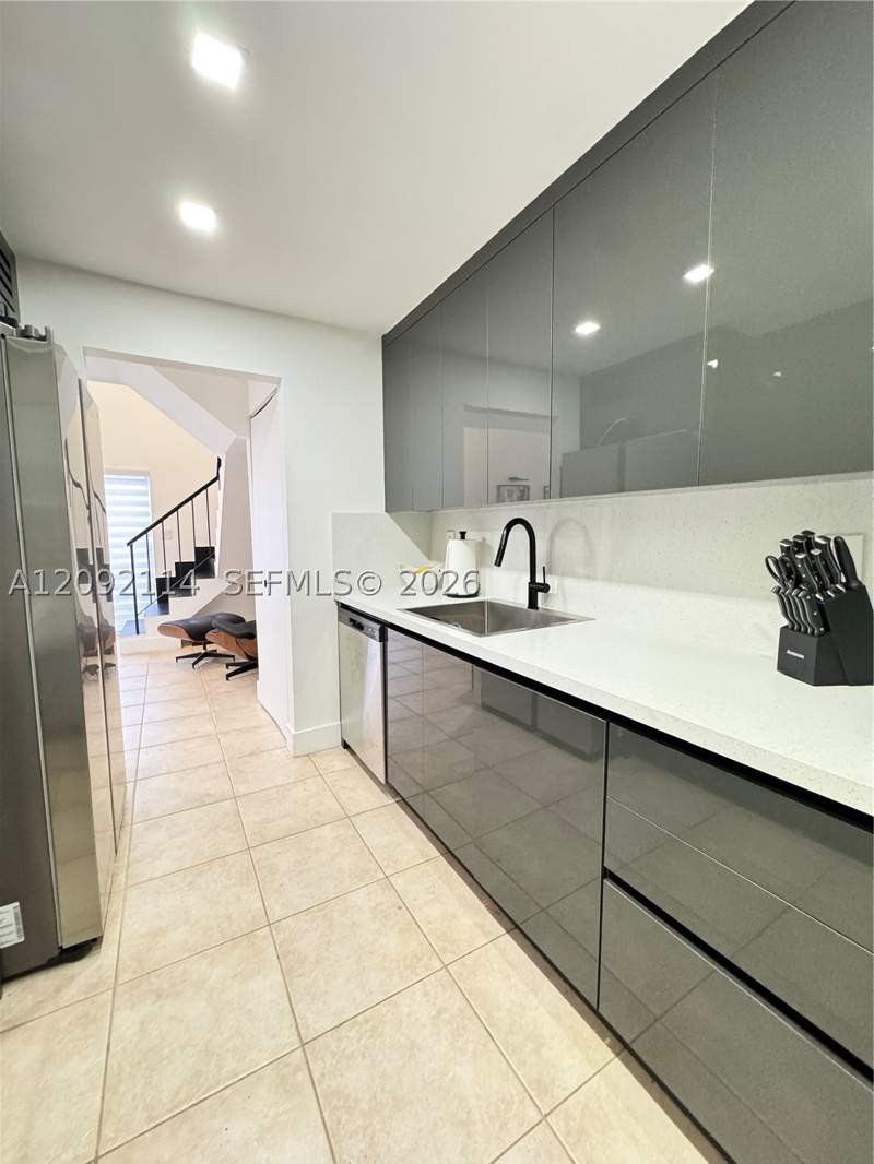 3 bedroom Condominium at 8650 SW 109th Ave 3-116, Courtyards At Kendall Con, Miami — photo 3