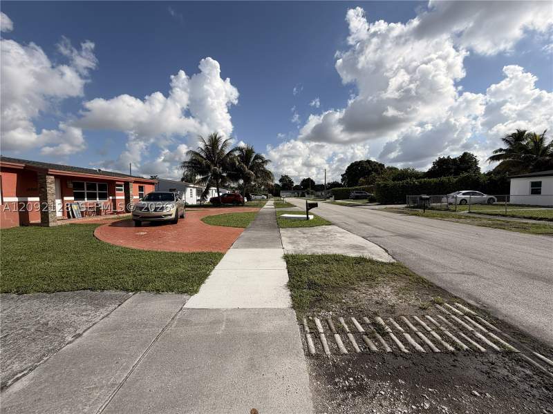 4 bedroom SingleFamilyResidence at 16140 NW 28th Ct, Golden Highlands Est, Miami Gardens — photo 2