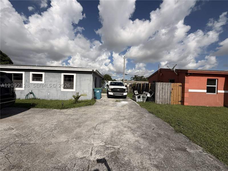 4 bedroom SingleFamilyResidence at 16140 NW 28th Ct, Golden Highlands Est, Miami Gardens — photo 4