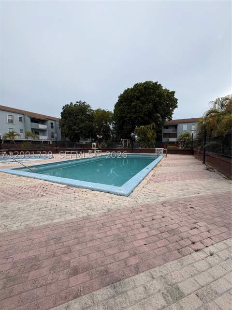 1725 W 60th St F202, Hialeah FL - photo 18 of 21