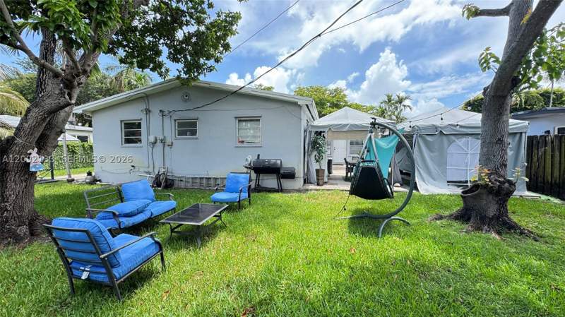 3 bedroom SingleFamilyResidence at 13260 NE Miami Ct, Breezeswept Estates 2nd A, North Miami — photo 2