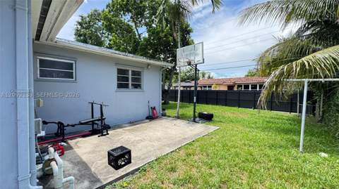 13260 NE Miami Ct, North Miami FL - photo 7 of 38