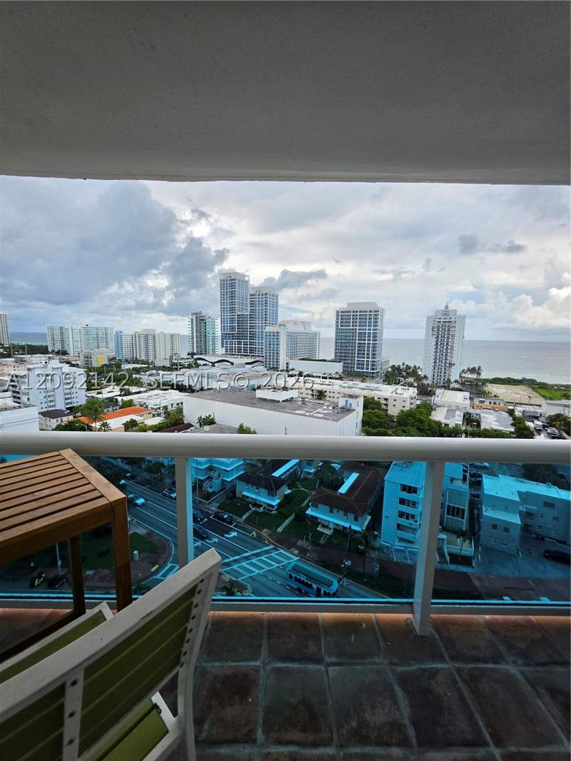 1 bedroom Condominium at 6770 Indian Creek Dr Tsr, Aquasol Condo, Miami Beach — photo 2
