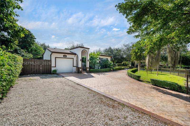3 bedroom SingleFamilyResidence at 589 Miller Dr, Foust Sub, Miami Springs — photo 2