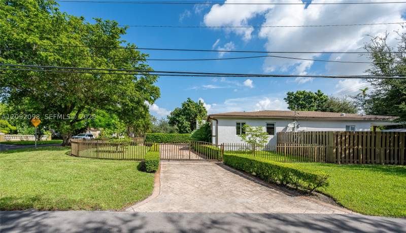3 bedroom SingleFamilyResidence at 589 Miller Dr, Foust Sub, Miami Springs — photo 4