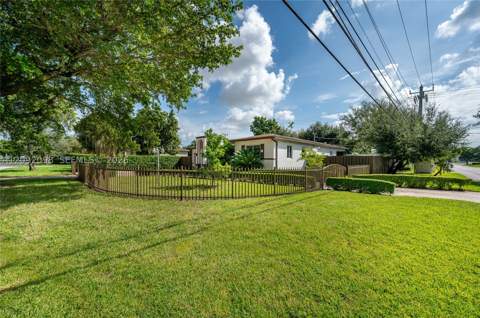 589 Miller Dr, Miami Springs FL - photo 7 of 32