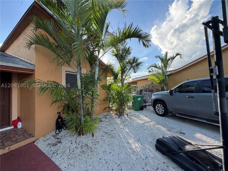 4 bedroom SingleFamilyResidence at 30486 SW 162nd Pl, Comfort Villas 1st Addn, Homestead — photo 2