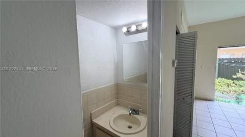 5712 W 25th Ct 5712, Hialeah FL - photo 6 of 24