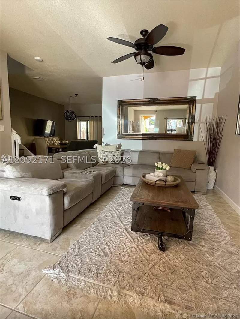 3 bedroom Townhouse at 373 NE 37th Ave, Baywinds Of Ibiza, Homestead — photo 2