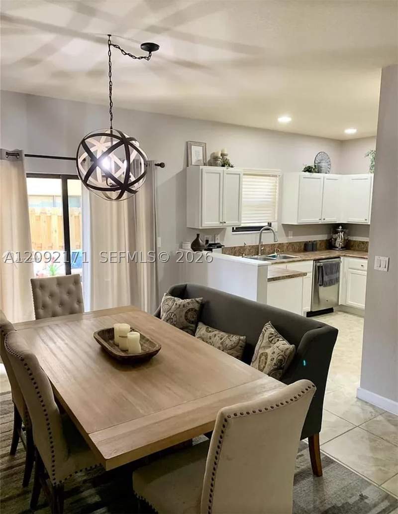 3 bedroom Townhouse at 373 NE 37th Ave, Baywinds Of Ibiza, Homestead — photo 5