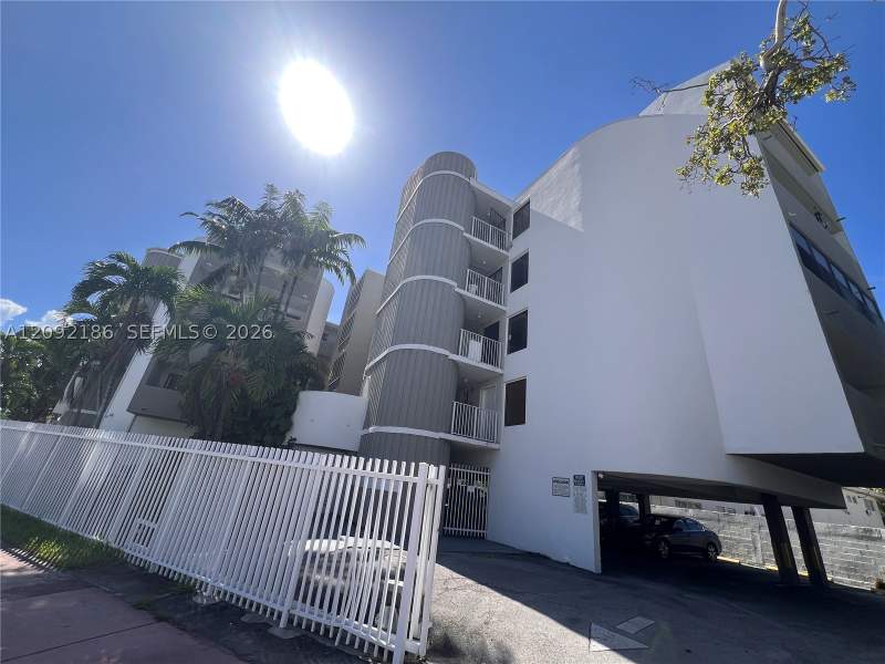 1 bedroom Condominium at 2000 Biarritz Dr 407, Normandy Place Condo, Miami Beach — photo 2