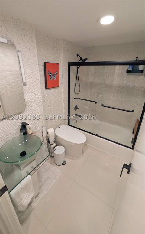 7501 E Treasure Dr 2M, North Bay Village FL - photo 9 of 35