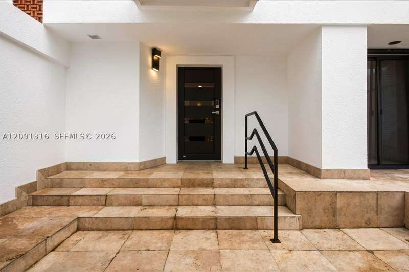 3 bedroom Townhouse at 1542 NE Quayside Ter D2, Towers Quayside Ct-Yard V, Miami — photo 2