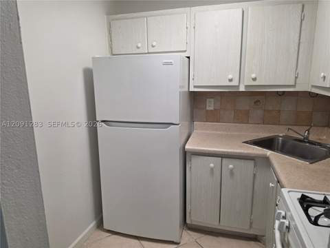20210 NE 2nd Ave V30, Miami Gardens FL - photo 12 of 34