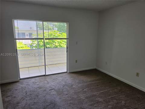 20210 NE 2nd Ave V30, Miami Gardens FL - photo 15 of 34