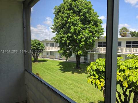 20210 NE 2nd Ave V30, Miami Gardens FL - photo 19 of 34