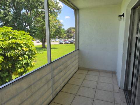 20210 NE 2nd Ave V30, Miami Gardens FL - photo 21 of 34