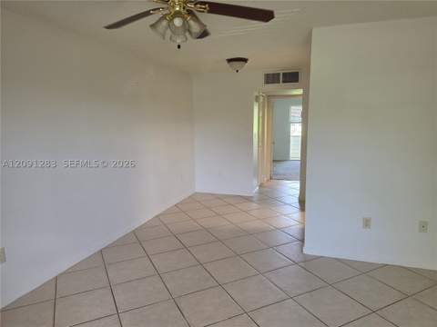 20210 NE 2nd Ave V30, Miami Gardens FL - photo 7 of 34