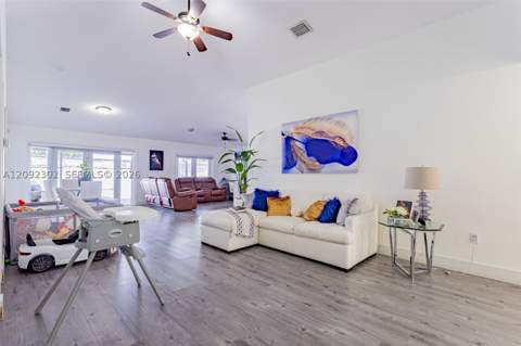11389 SW 185th Ter, Miami FL - photo 12 of 47