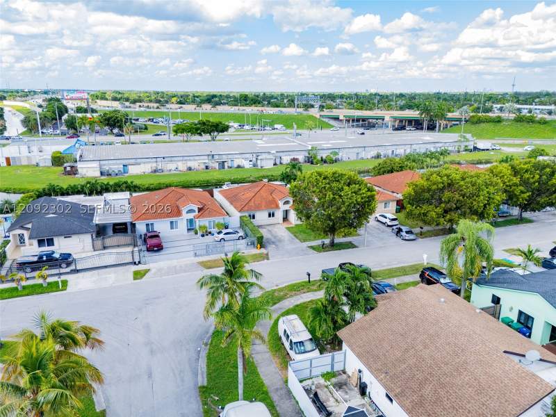 4 bedroom SingleFamilyResidence at 11389 SW 185th Ter, Grapevine, Miami — photo 3