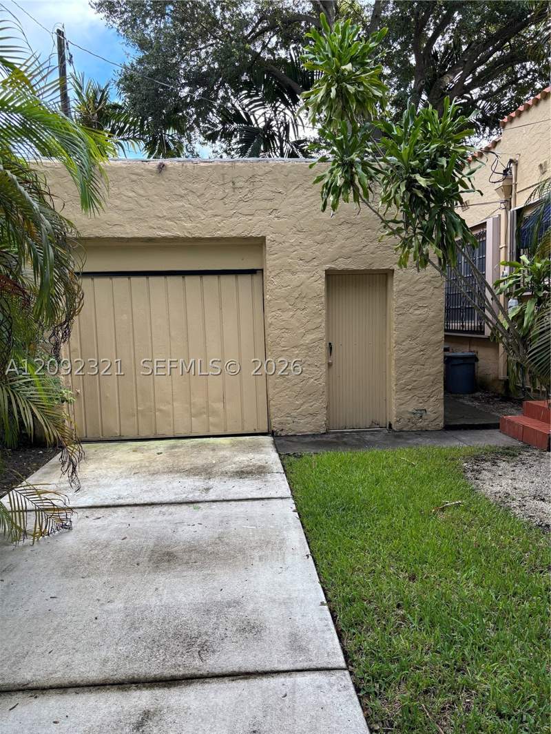 3 bedroom SingleFamilyResidence at 825 Madrid St, C Gab Granada Sec Rev, Coral Gables — photo 4