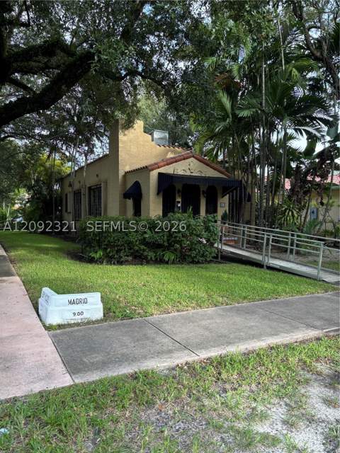 825 Madrid St, Coral Gables FL - photo 6 of 7