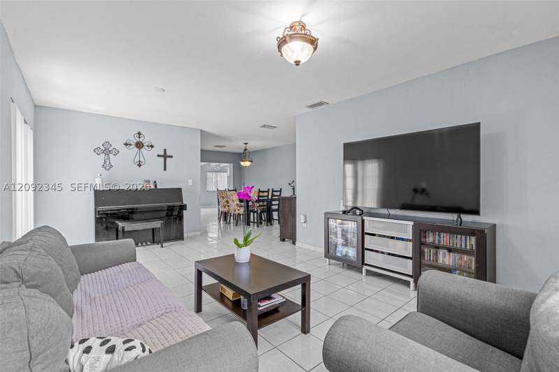 3 bedroom SingleFamilyResidence at 294 NW 134th Ct, Superior Homes Sec 2, Miami — photo 5