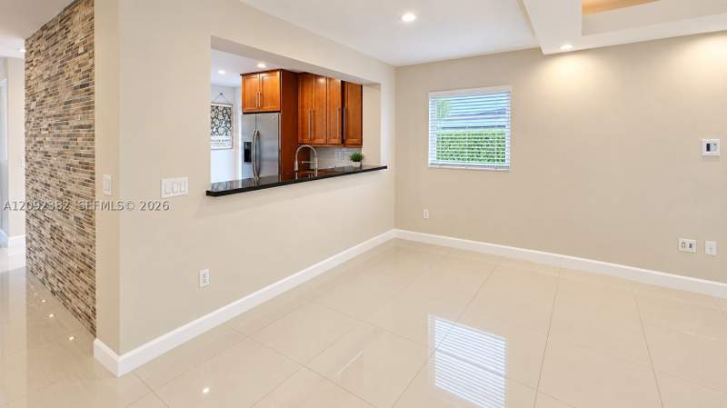 3 bedroom SingleFamilyResidence at 11312 SW 25 terr, california manors, Miami — photo 5