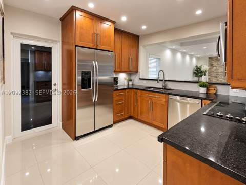 11312 SW 25 terr, Miami FL - photo 6 of 19