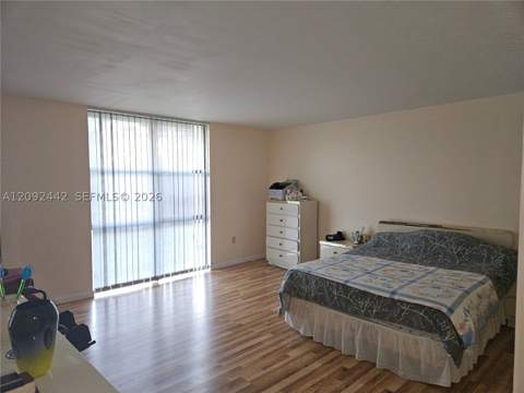 17600 N Bay Rd N302, Sunny Isles Beach FL - photo 10 of 13