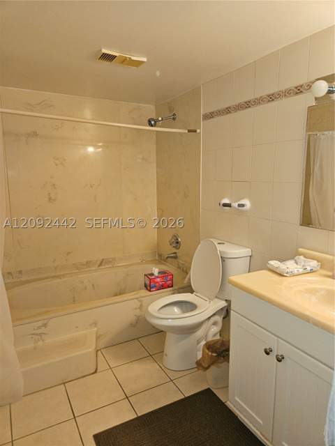 17600 N Bay Rd N302, Sunny Isles Beach FL - photo 11 of 13