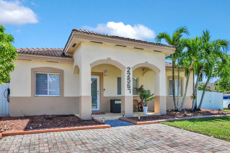 3 bedroom SingleFamilyResidence at 22567 SW 102nd Path, Herfa Sub, Cutler Bay — photo 3