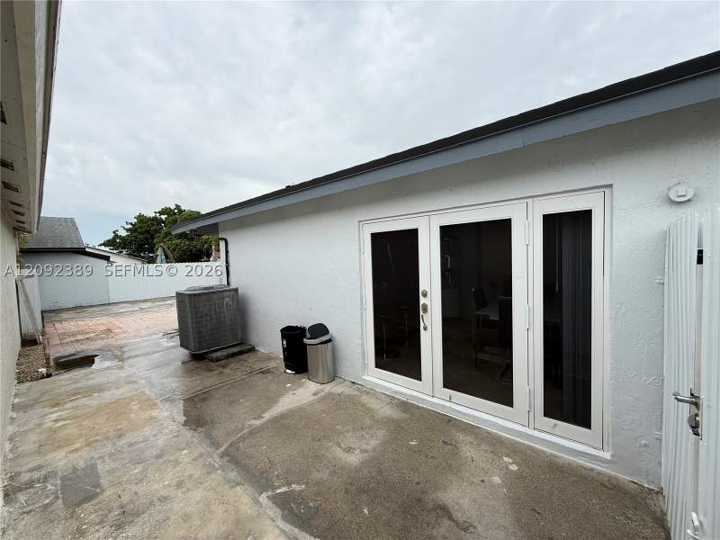 3 bedroom SingleFamilyResidence at 12323 SW 198th St, South Miami Lakes, Miami — photo 5