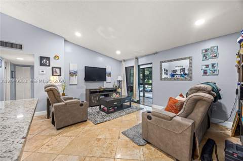 917 NE 199th St 204, Miami FL - photo 13 of 32