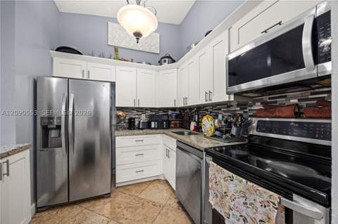 917 NE 199th St 204, Miami FL - photo 16 of 32
