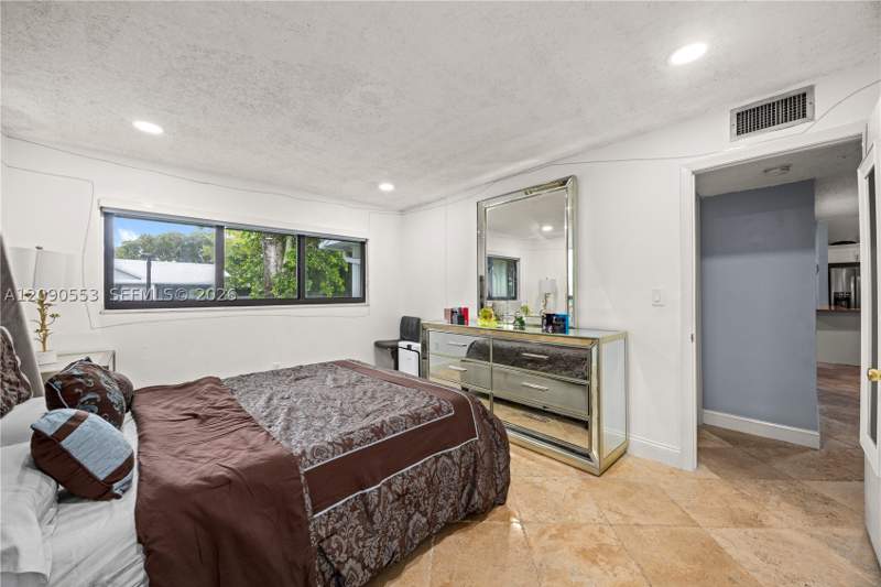 2 bedroom Condominium at 917 NE 199th St 204, Carmel At California Cl C, Miami — photo 2