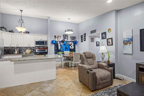 917 NE 199th St 204, Miami FL - photo 21 of 32