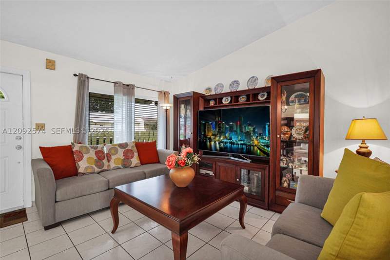 3 bedroom Townhouse at 12334 SW 114th Ter, Devon Aire Villas Sec 9, Miami — photo 3