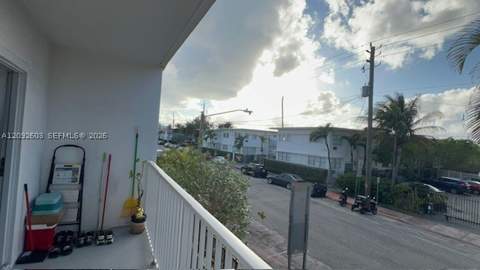 7830 Dickens Ave 203, Miami Beach FL - photo 17 of 18