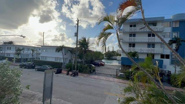 1 bedroom Condominium at 7830 Dickens Ave 203, Dickens Gardens Condo, Miami Beach — photo 4