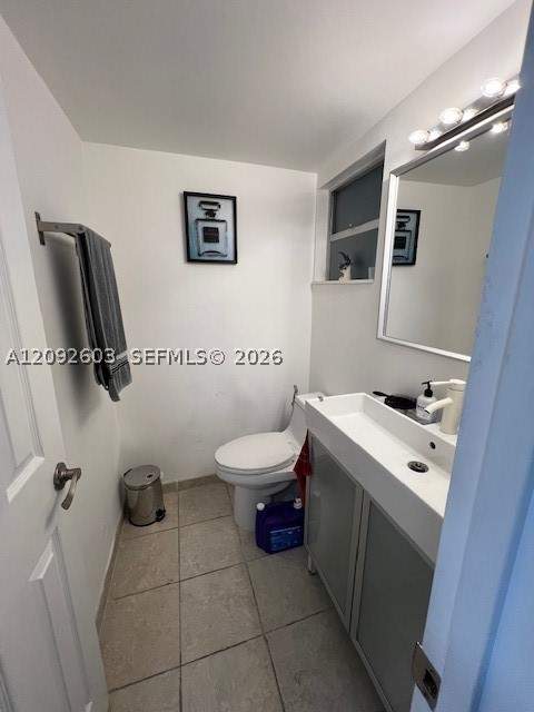 7830 Dickens Ave 203, Miami Beach FL - photo 9 of 18
