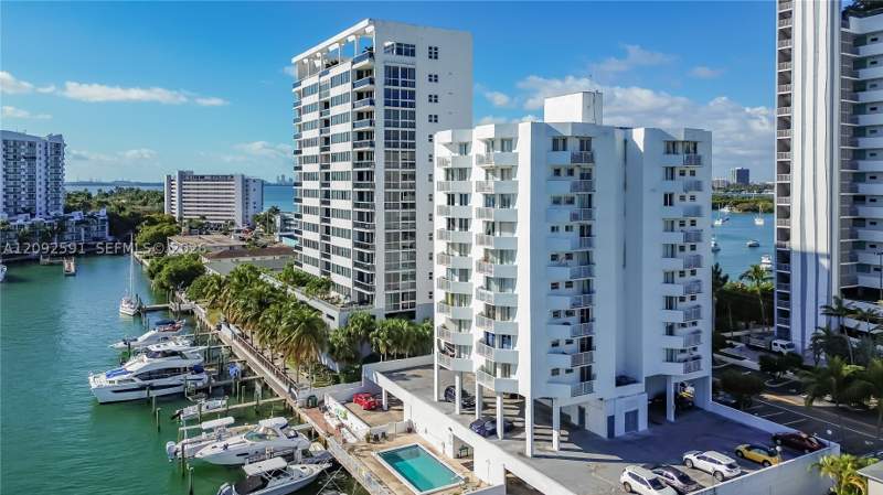 2 bedroom Condominium at 7933 E West Dr 1025, Magaluf Towers Condo, North Bay Village — photo 2