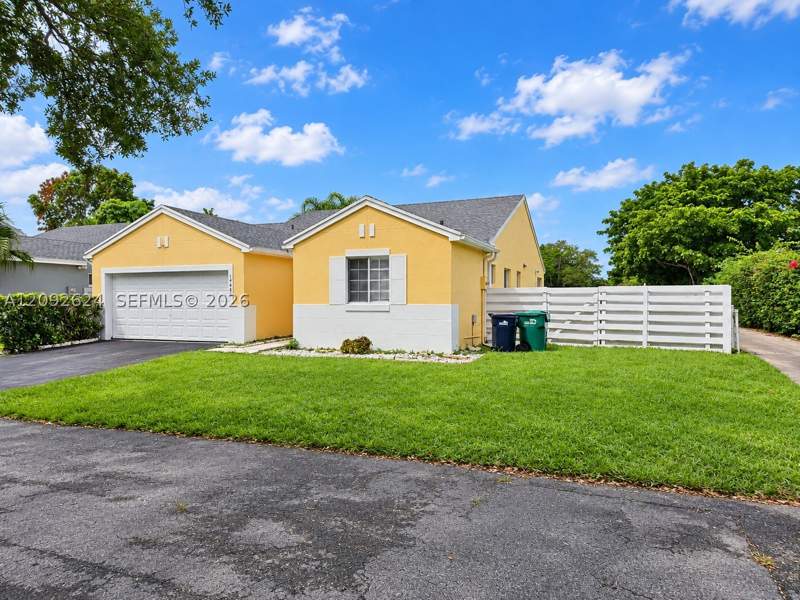 3 bedroom SingleFamilyResidence at 14440 SW 145th Pl, Country Walk West Sec 1, Miami — photo 2
