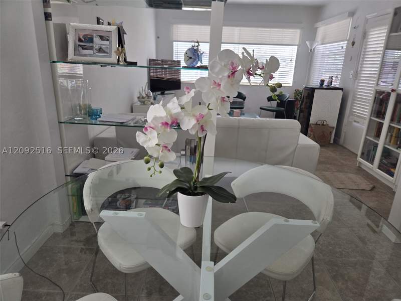 1 bedroom Condominium at 717 Espanola Way 207, Espanola Way Villas Condo, Miami Beach — photo 2