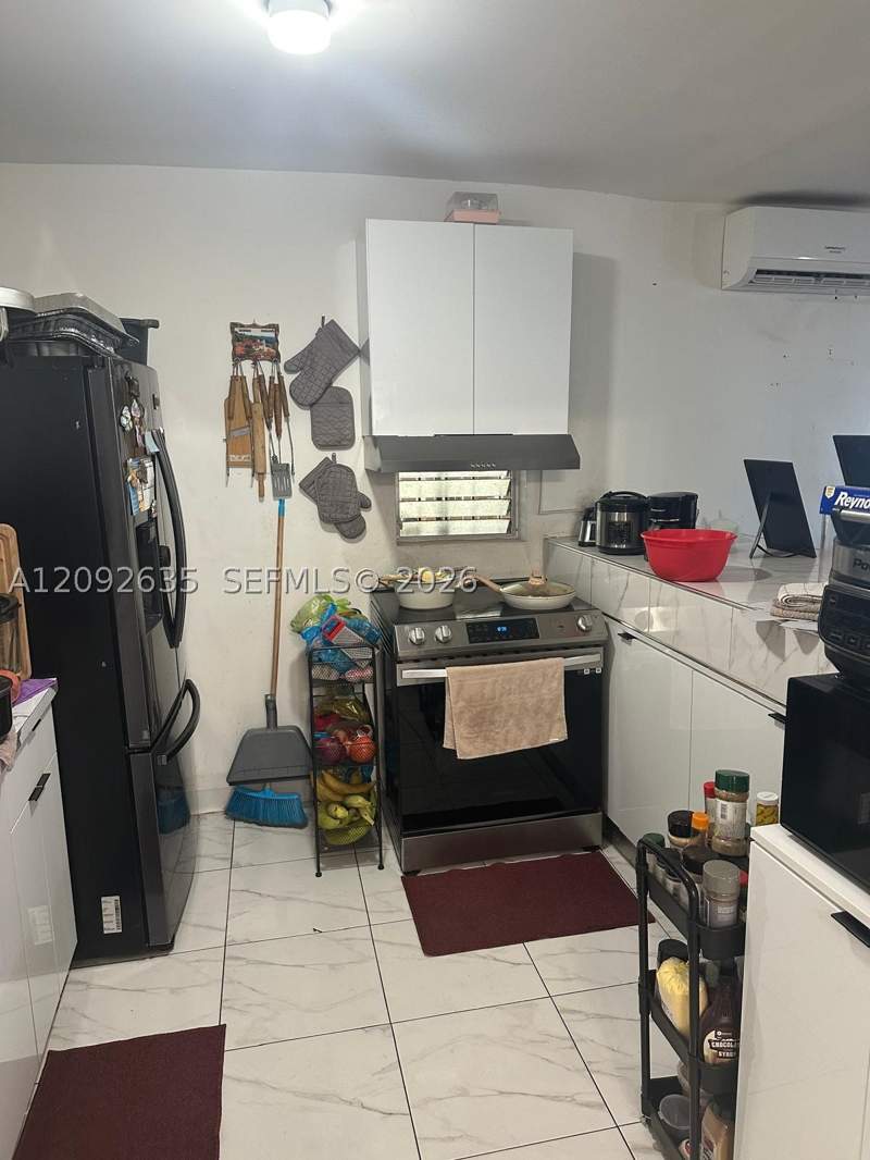 3 bedroom SingleFamilyResidence at 3425 NW 14th Ave, West End Park Amd Pl, Miami — photo 2